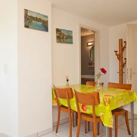 公寓 阿尔卑斯湖畔公寓 拉纽维尔